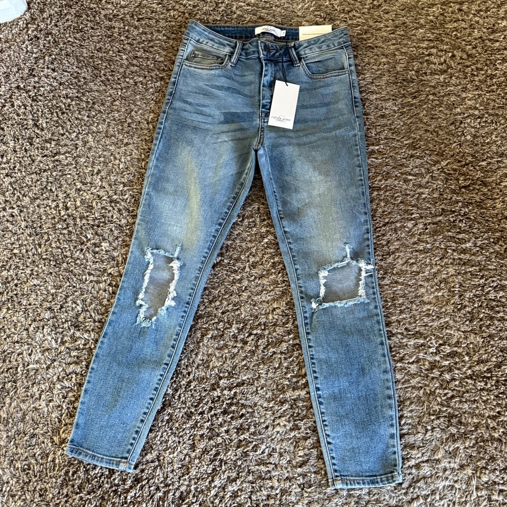 Carly Jean LA Distressed Jeans - NWT size 7